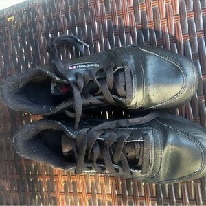 Reebok Men’s Black Lace-Up Athletic Sneakers